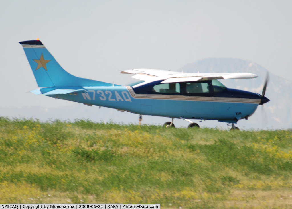 N732AQ, 1976 Cessna T210L Turbo Centurion C/N 21061366, Position and Hold for 17L.