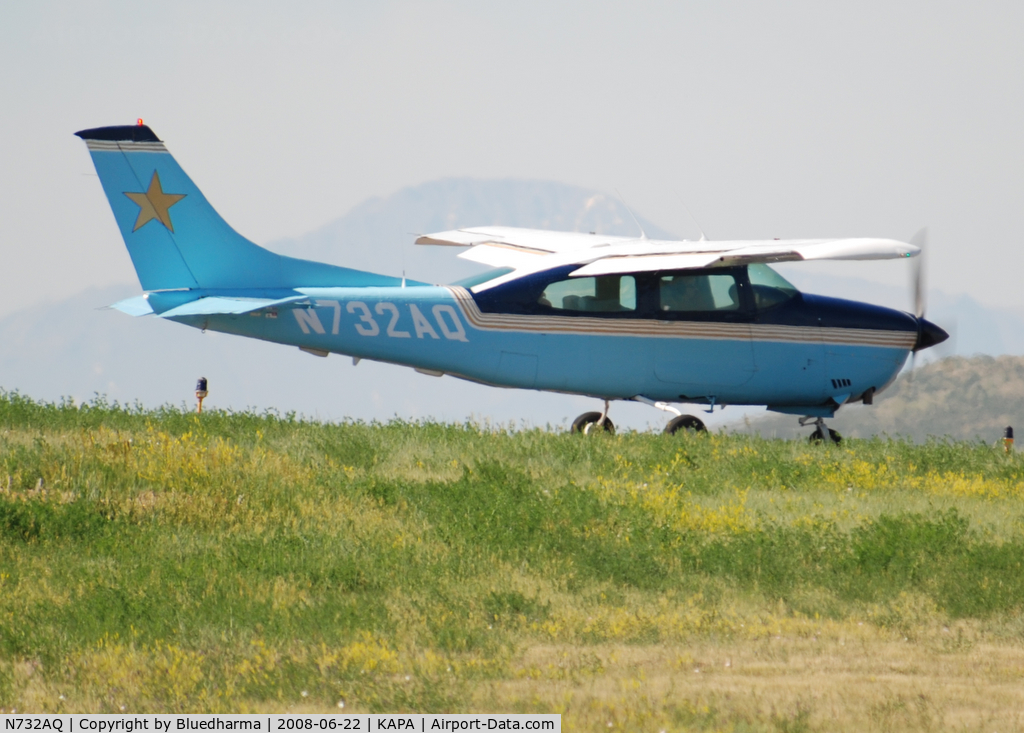 N732AQ, 1976 Cessna T210L Turbo Centurion C/N 21061366, Position and Hold for 17L.