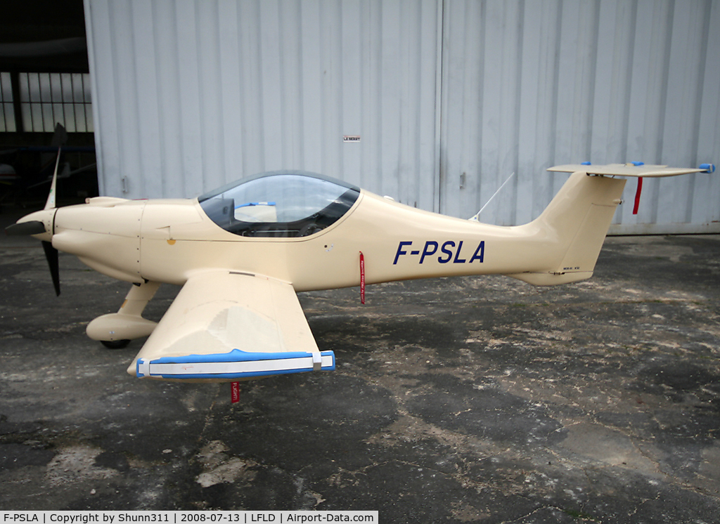 F-PSLA, Dyn'Aero MCR-01 VLA C/N 52, Parked at the Airclub...