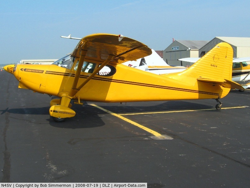 N4SV, 1948 Stinson 108-3 Voyager C/N 108-4727, On the ramp at Delaware, OH