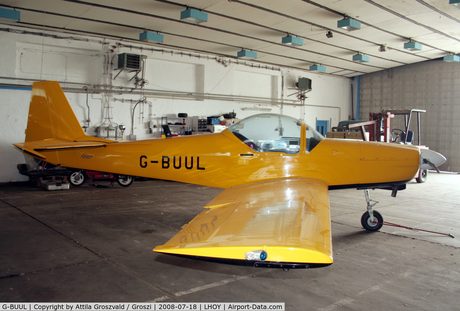 G-BUUL, 1993 Slingsby T-67M Firefly Mk2 C/N 2122, ?csény Airport / hangar