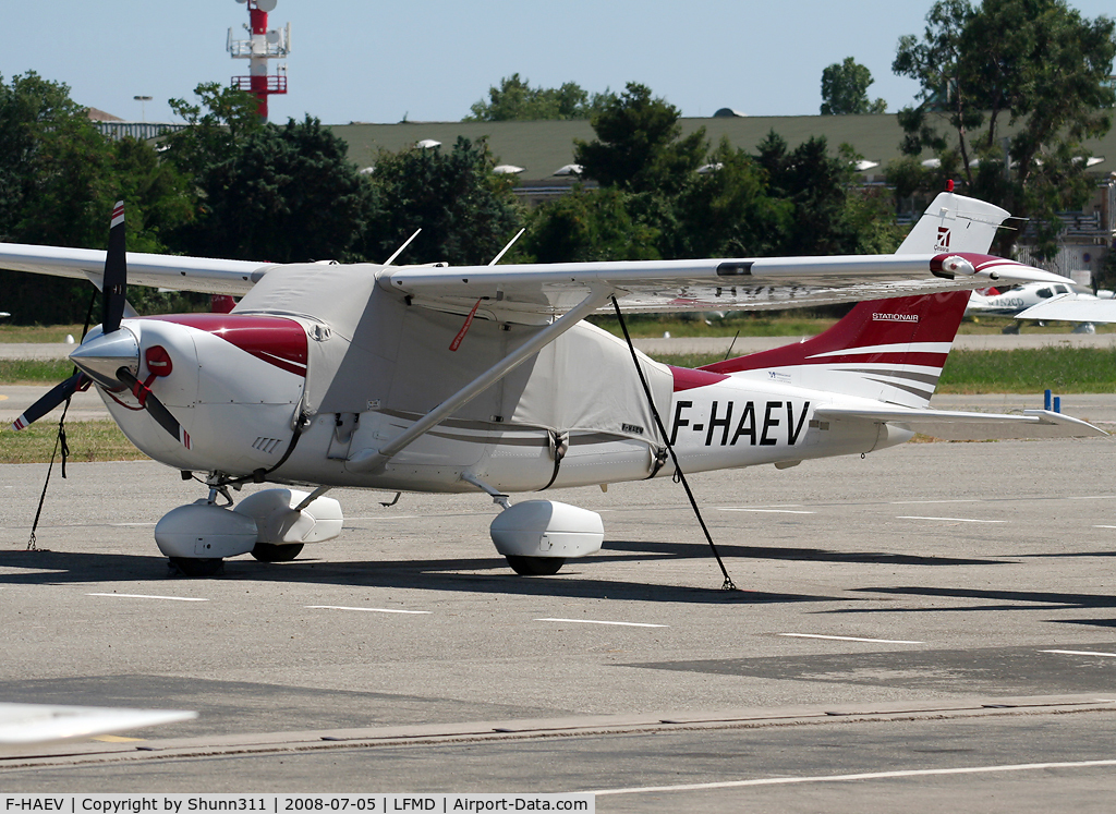 F-HAEV, 2000 Cessna T206H Turbo Stationair C/N T20608234, Parked here and waiting a new flight...