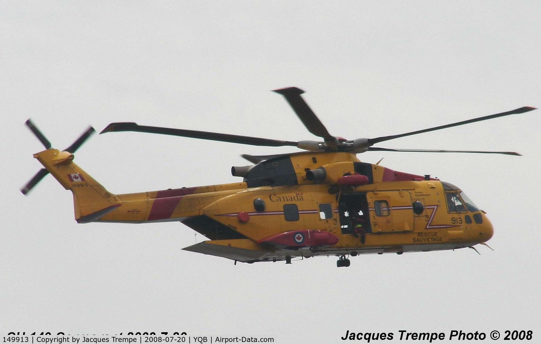 149913, 2003 AgustaWestland CH-149 Cormorant C/N 50130/CSH13, On prectice over the St-Lawrence River
