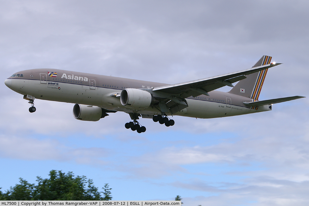 HL7500, 2002 Boeing 777-28E/ER C/N 28685, Asiana Airlines Boeing 777-200