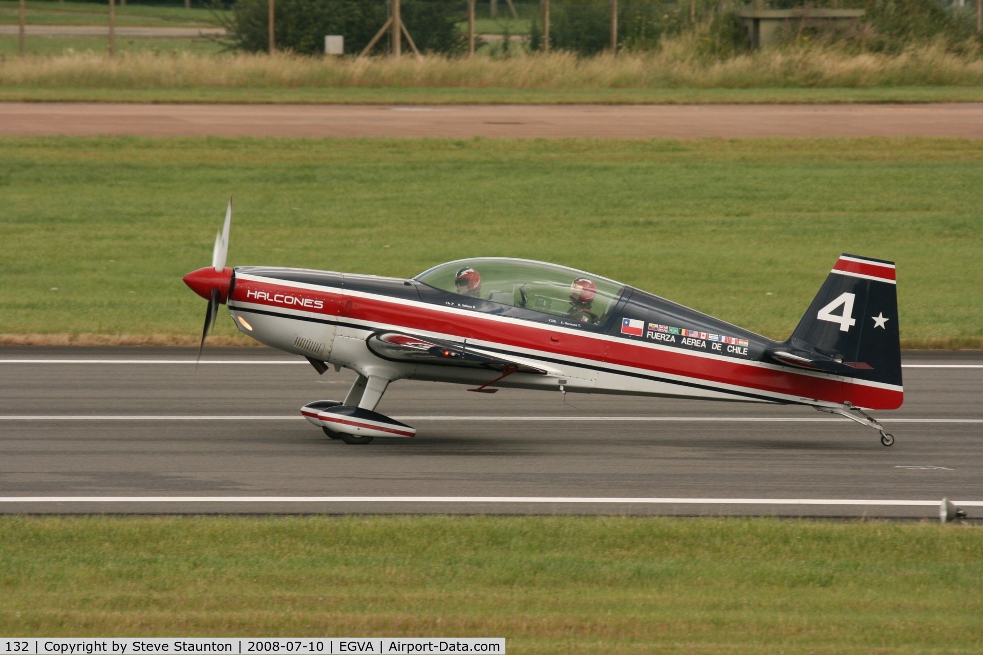 132, Extra EA-300L C/N 132, Taken at the Royal International Air Tattoo 2008 during arrivals and departures (show days cancelled due to bad weather)