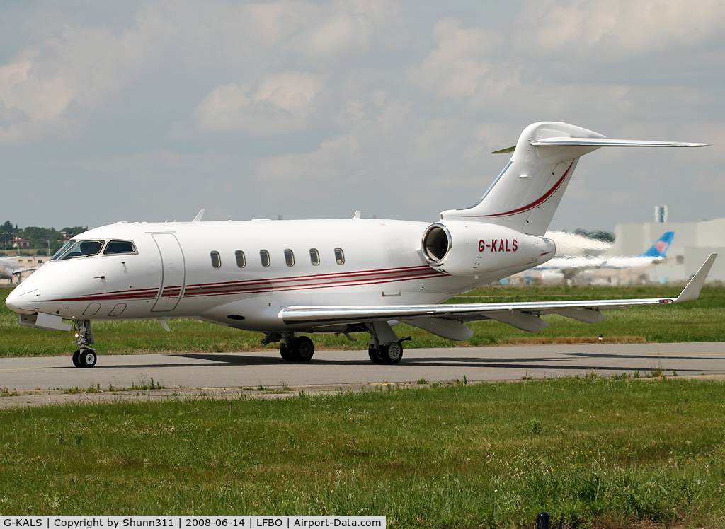 G-KALS, 2006 Bombardier Challenger 300 (BD-100-1A10) C/N 20106, Rolling holding point rwy 32R for departure...