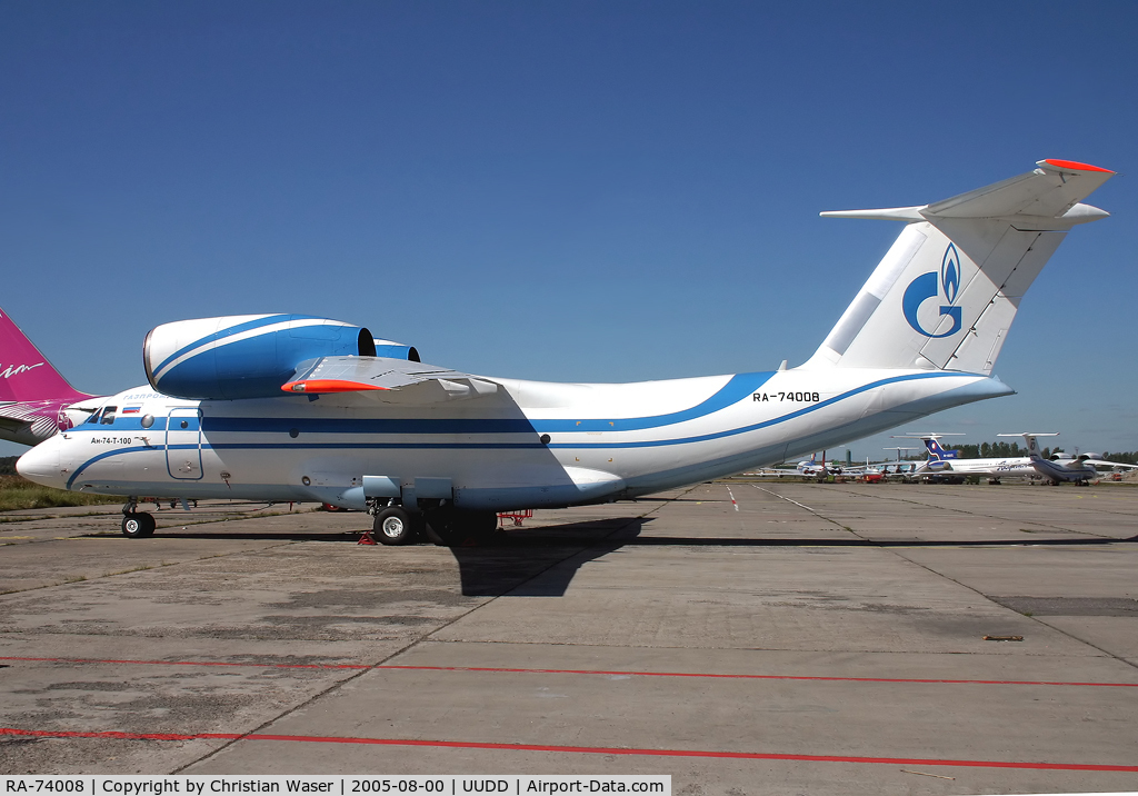 RA-74008, Antonov An-74 C/N 36547095900, Gazpromavia