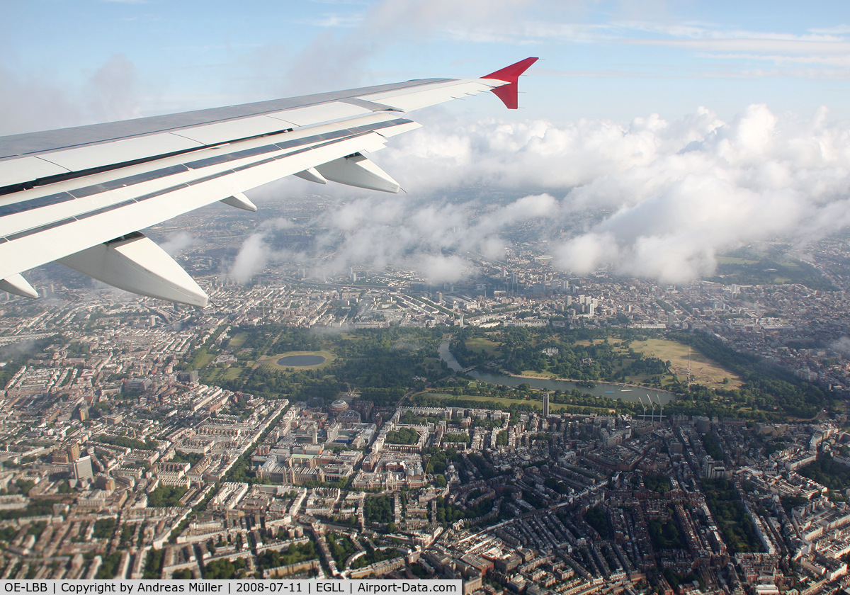 OE-LBB, 1995 Airbus A321-111 C/N 570, Approaching London-Heathrow, with the Hyde Park below us.