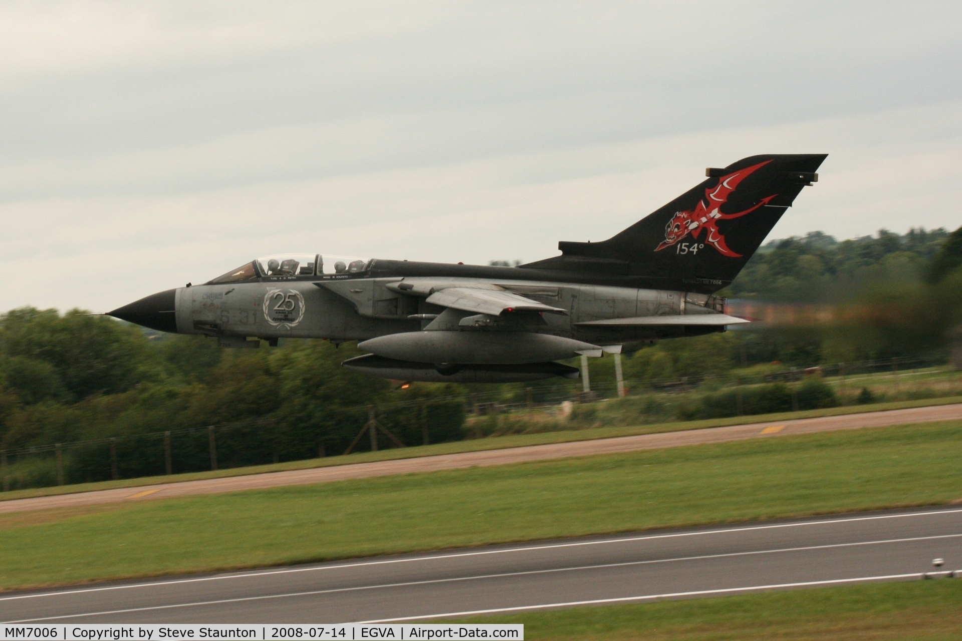 MM7006, 1982 Panavia Tornado IDS C/N 102/IS005/5008, Taken at the Royal International Air Tattoo 2008 during arrivals and departures (show days cancelled due to bad weather)