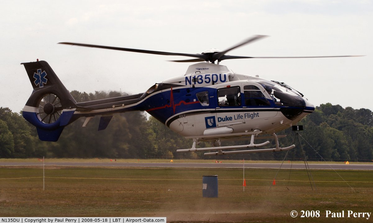 N135DU, 2007 Eurocopter EC-135T-2+ C/N 0554, Easing in, showing why they are called a Dustoff