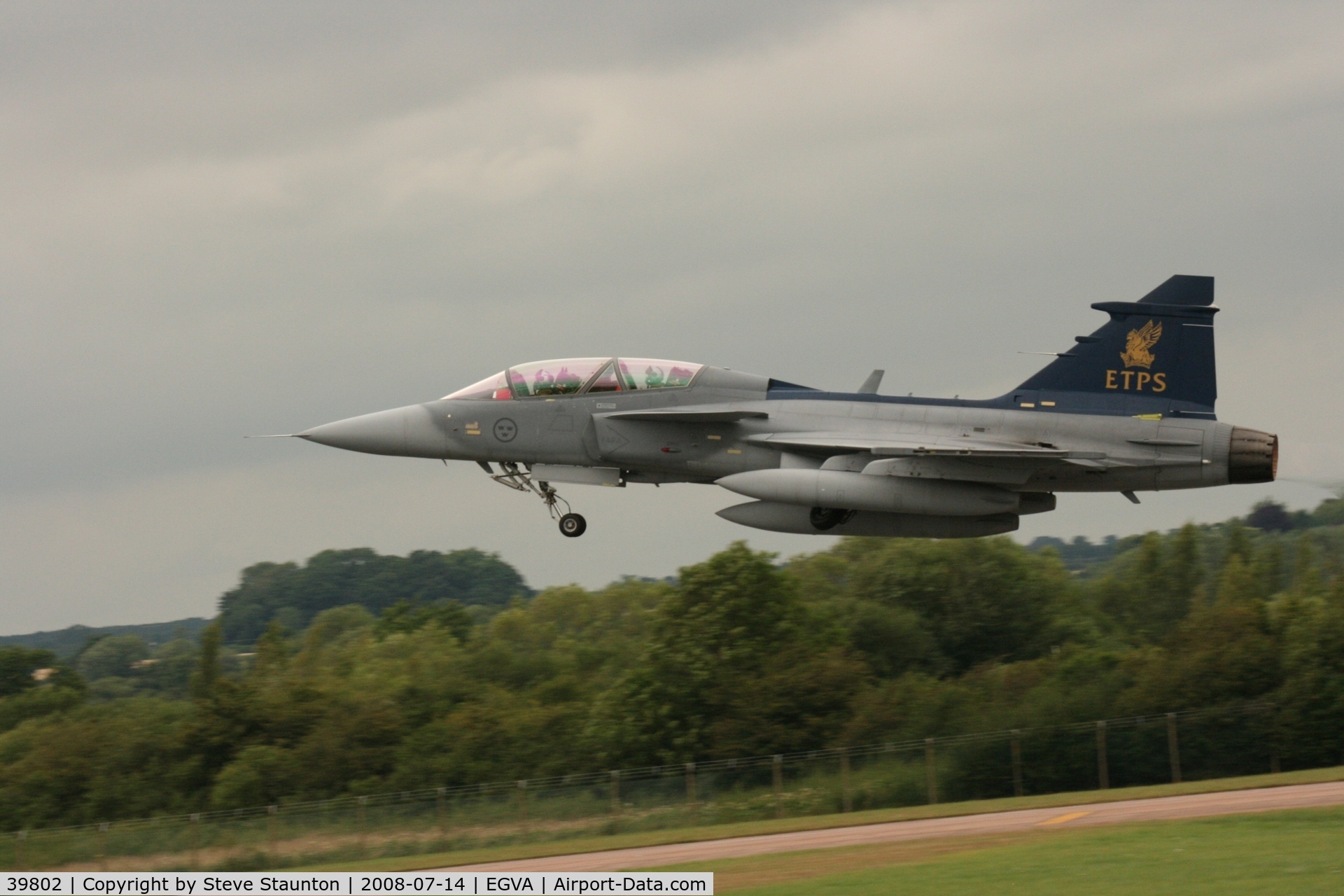 39802, Saab JAS-39B Gripen C/N 39802, Taken at the Royal International Air Tattoo 2008 during arrivals and departures (show days cancelled due to bad weather)