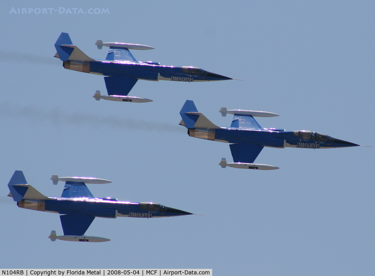 N104RB, 1962 Lockheed CF-104D Starfighter C/N 583A-5302, Starfighters Inc in formation