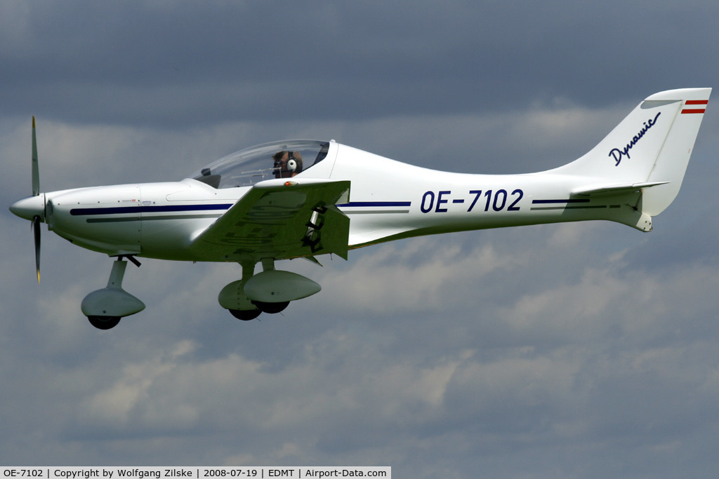OE-7102, 2004 Aerospool WT-9 Dynamic C/N DY061/2004, visitor