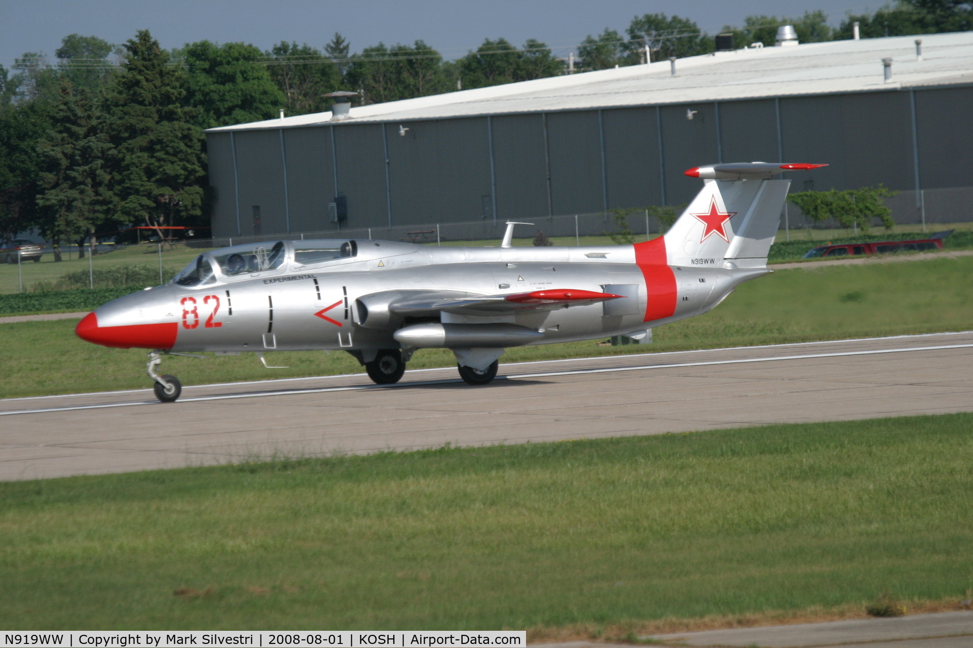 N919WW, 1967 Aero L-29 DELFIN C/N 792383, Oshkosh 2008