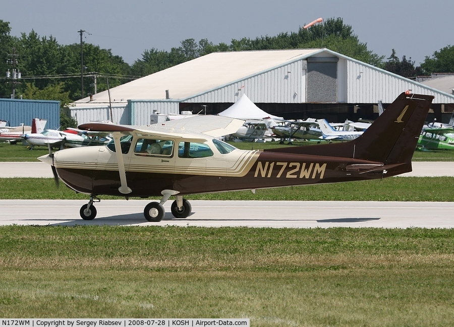 N172WM, 1982 Cessna 172P C/N 17275539, EAA AirVenture 2008