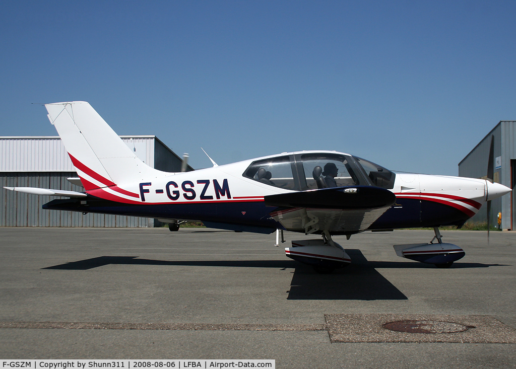 F-GSZM, Socata TB-9 Tampico C/N 2011, Rolling to his parking...