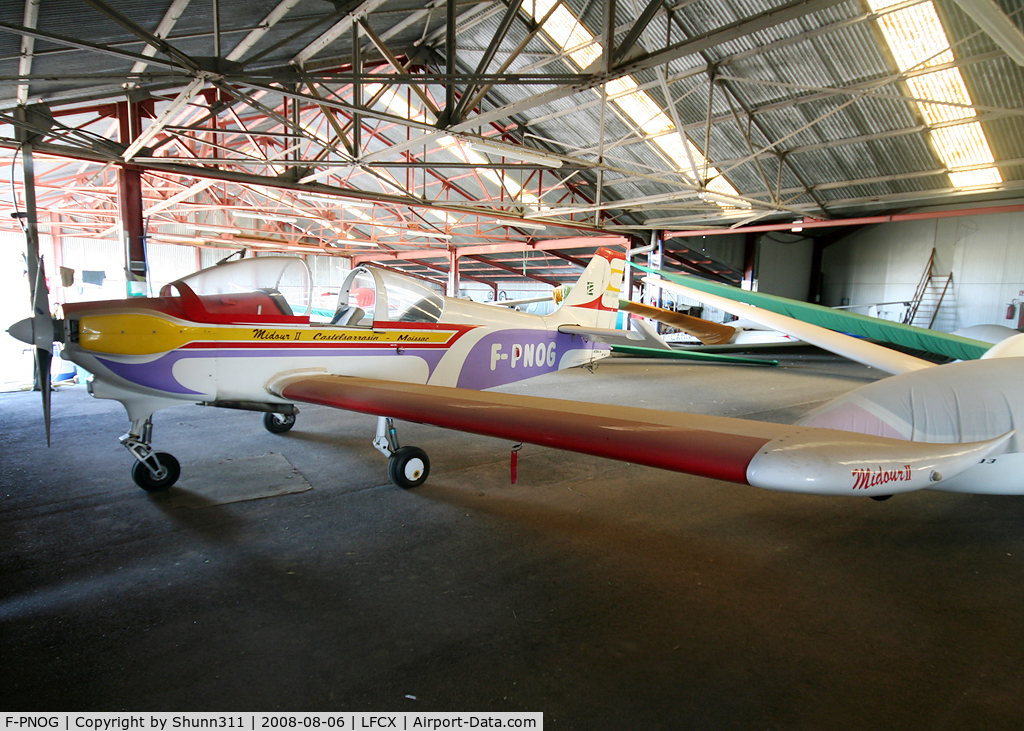F-PNOG, Constructeur Amateur ACBA 8 C/N 01, Inside Airclub's hangar and used for gliders...
