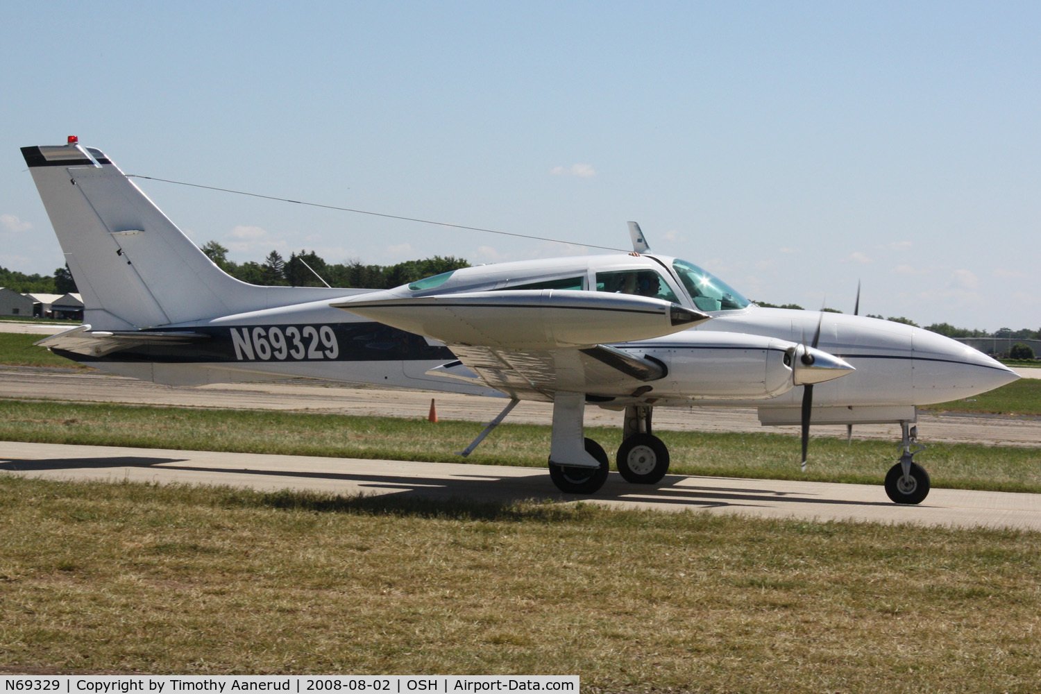 N69329, 1974 Cessna 310R C/N 310R0088, 1974 Cessna 310R, c/n 310R0088, EAA AirVenture 2008