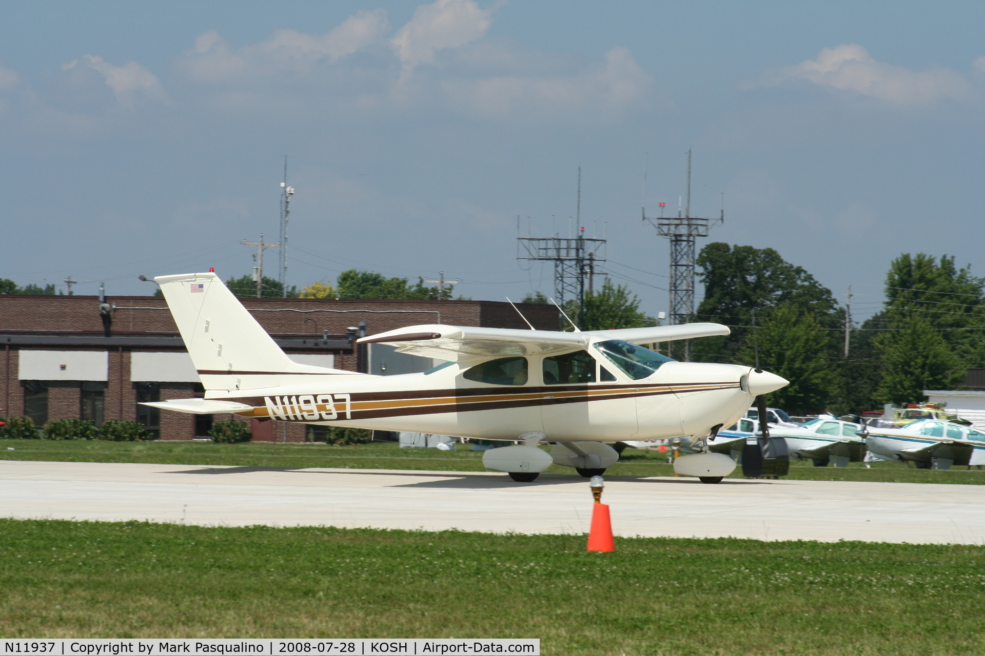 N11937, 1975 Cessna 177B Cardinal C/N 17702381, Cessna 177