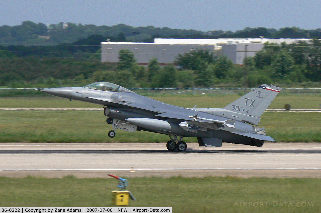 86-0222, 1986 General Dynamics F-16C Fighting Falcon C/N 5C-328, Landing at Carswell Field (NASJRB Ft. Worth)