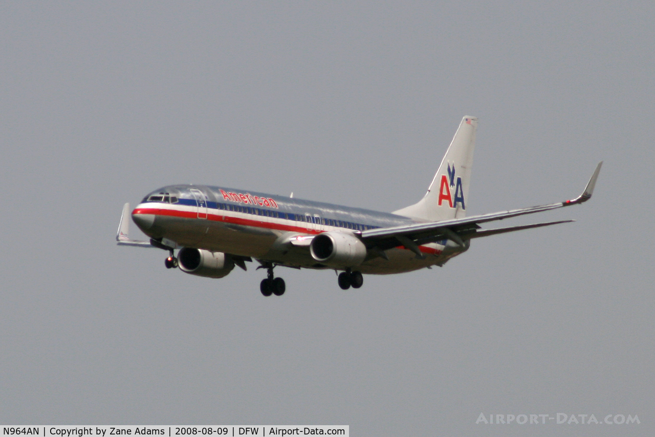N964AN, 2001 Boeing 737-823 C/N 30093, American Airlines landing 18R at DFW