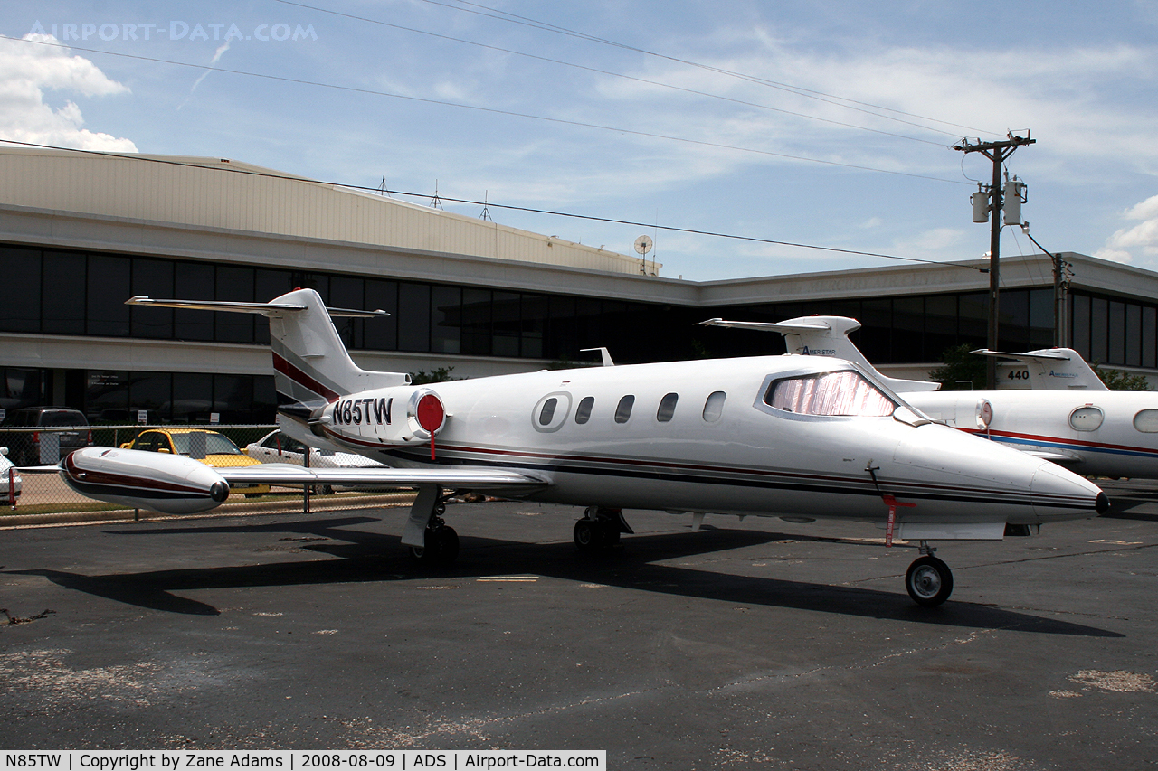 N85TW, 1978 Gates Learjet 25D C/N 251, At Dallas Addison