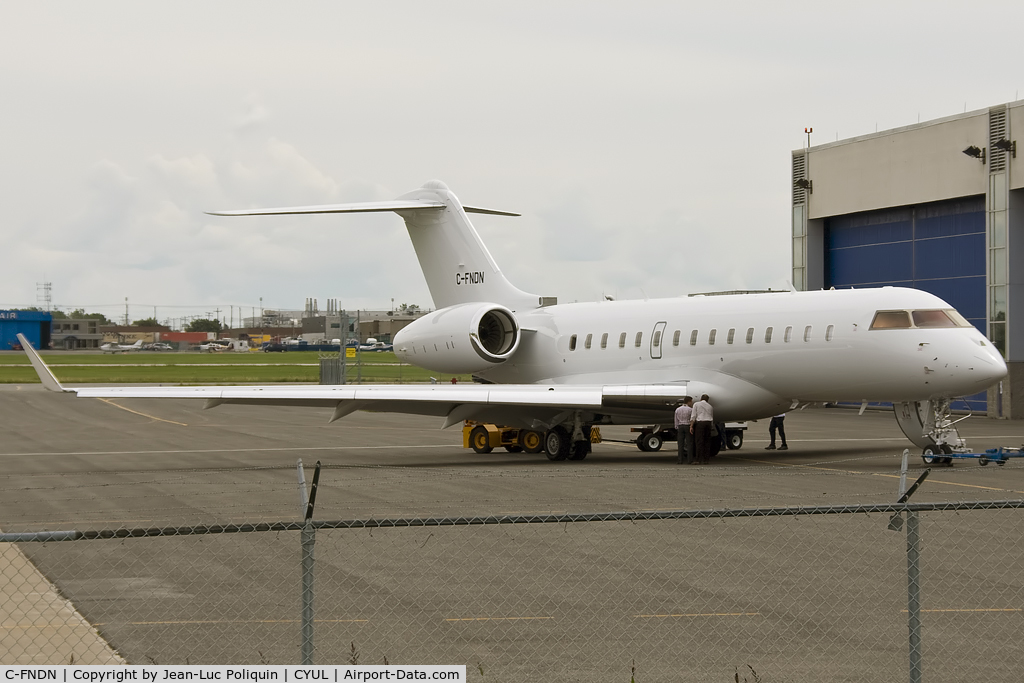 C-FNDN, 2007 Bombardier BD-700-1A10 Global Express C/N 9264, Inspection at Bombardier's plant at CYUL
