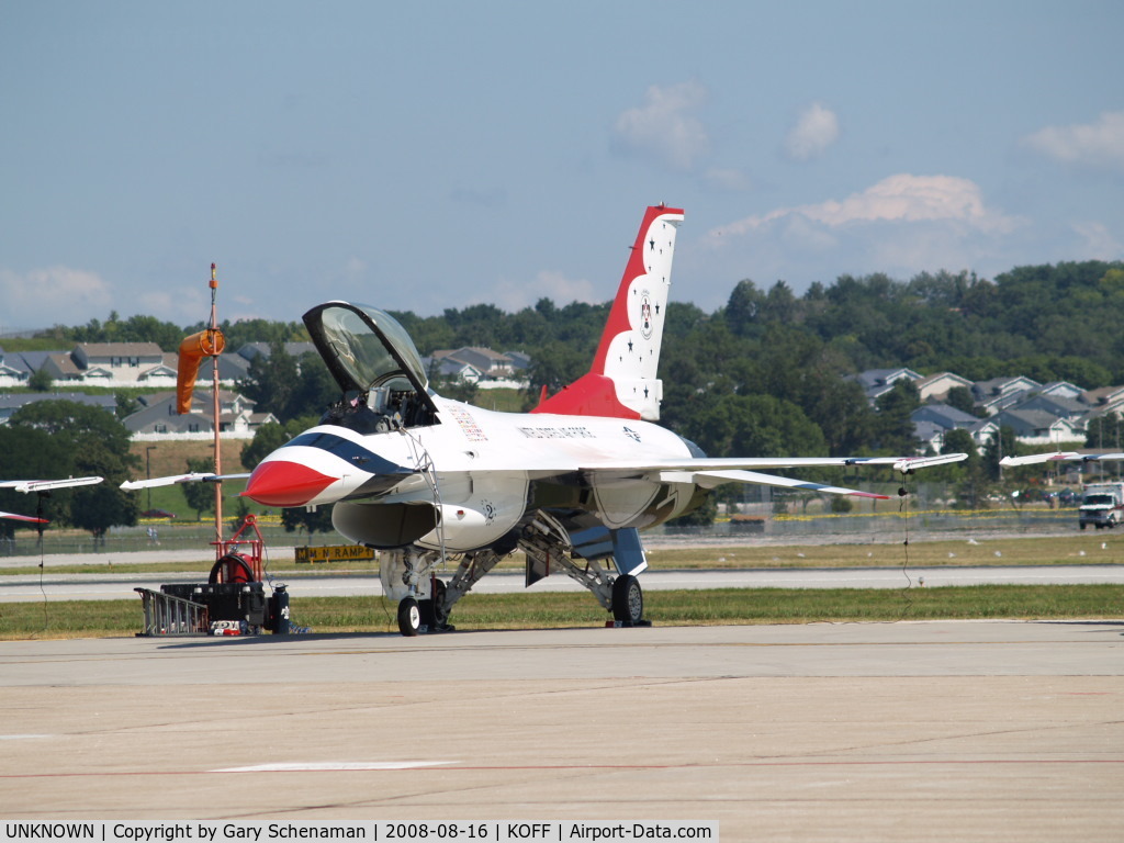 UNKNOWN, General Dynamics F-16C Fighting Falcon C/N Unknown, THUNDERBIRD NUMBER 2 ON OFFUTT AFB TARMAC