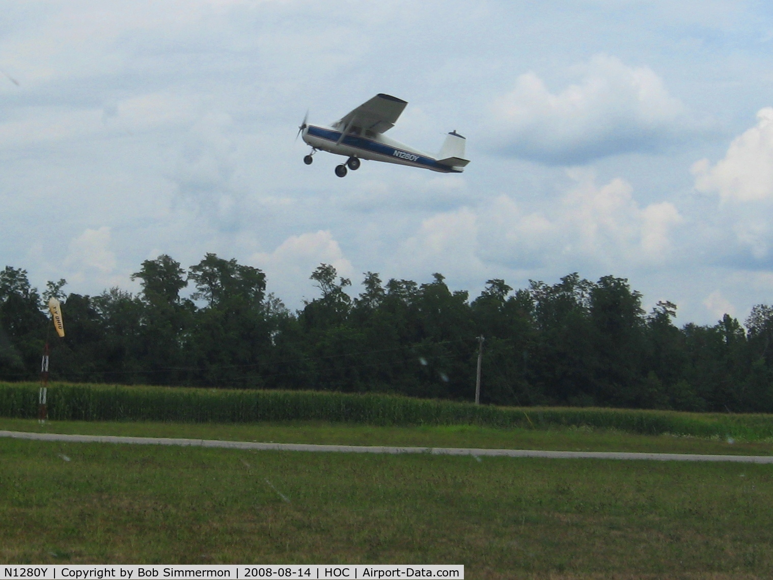 N1280Y, 1962 Cessna 150B C/N 15059680, Departing Hillsboro, Ohio
