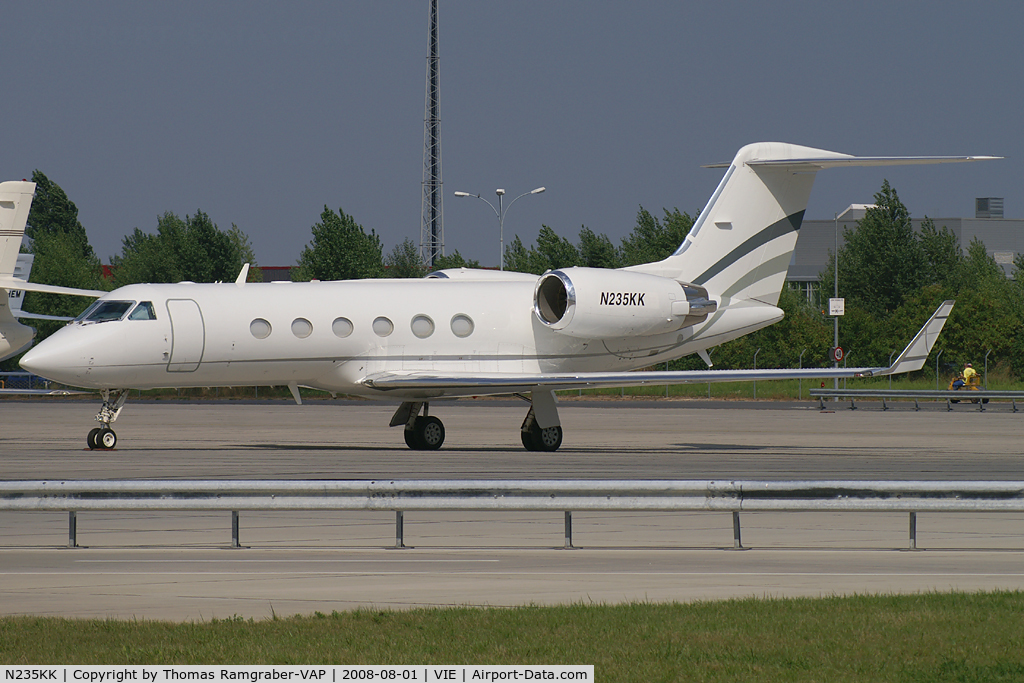 N235KK, 2001 Gulfstream Aerospace G-IV C/N 1458, Gulfstream 4