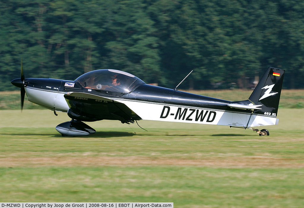 D-MZWD, 2006 Roland Z-602 XL C/N DX-9514, This kit built aircraft was another visitor to the old timer fly in.
