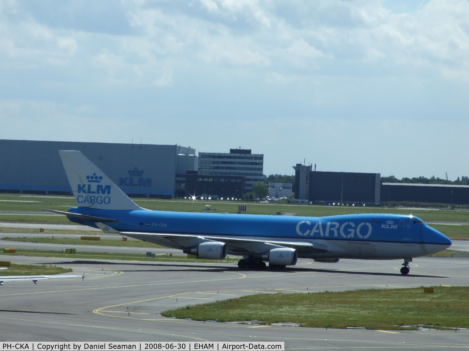 PH-CKA, 2003 Boeing 747-406F/ER/SCD C/N 33694, one of meny cargo today.