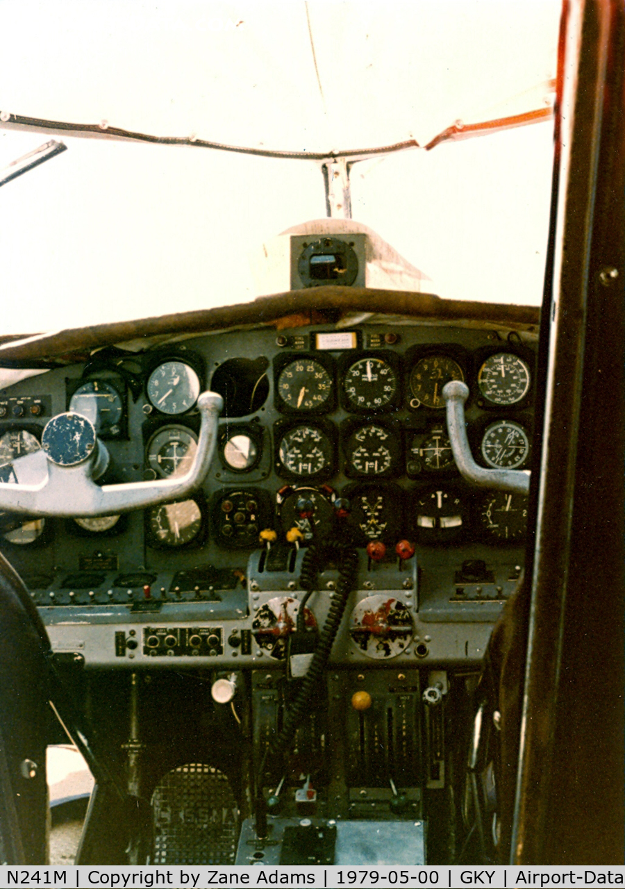 N241M, 1937 Lockheed Electra 10-A C/N 1091, At Arlington Municipal