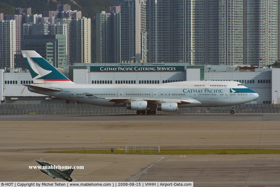 B-HOT, 1990 Boeing 747-467 C/N 24851, Cathay Pacific lining up for take-off