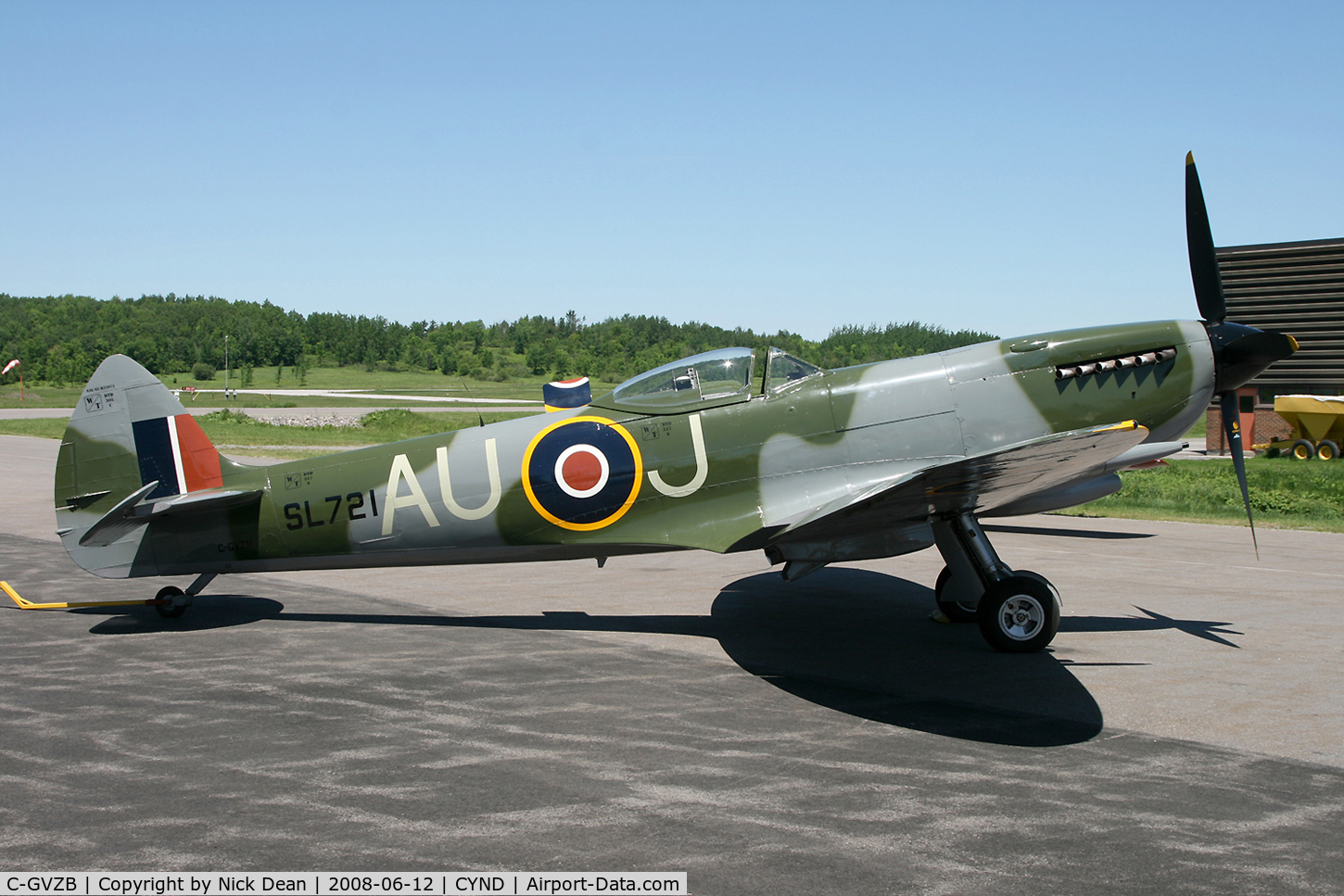 C-GVZB, 1945 Supermarine 361 Spitfire LF.XVIe C/N CBAF.IX.4756, Quebec airshow weekend