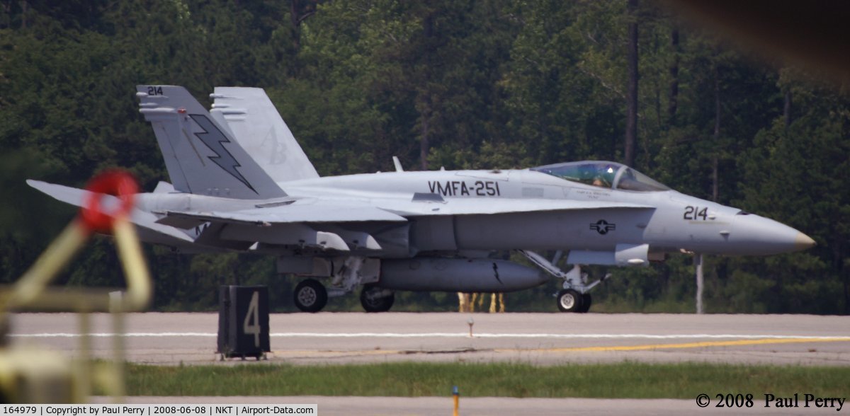 164979, McDonnell Douglas F/A-18C Hornet C/N 1283/C394, Rolling out after her landing