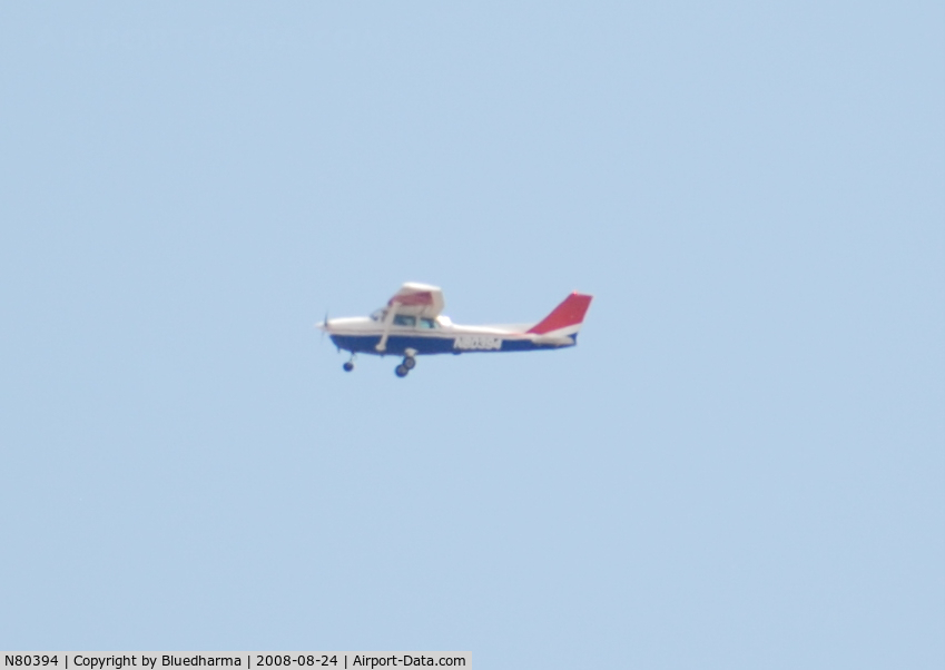 N80394, 1976 Cessna 172M C/N 17266568, Flying over Red Rocks Colorado.
