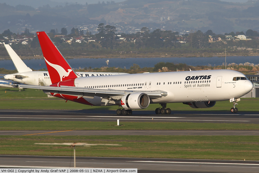 VH-OGI, 1991 Boeing 767-338 C/N 25246, Qantas 767-300
