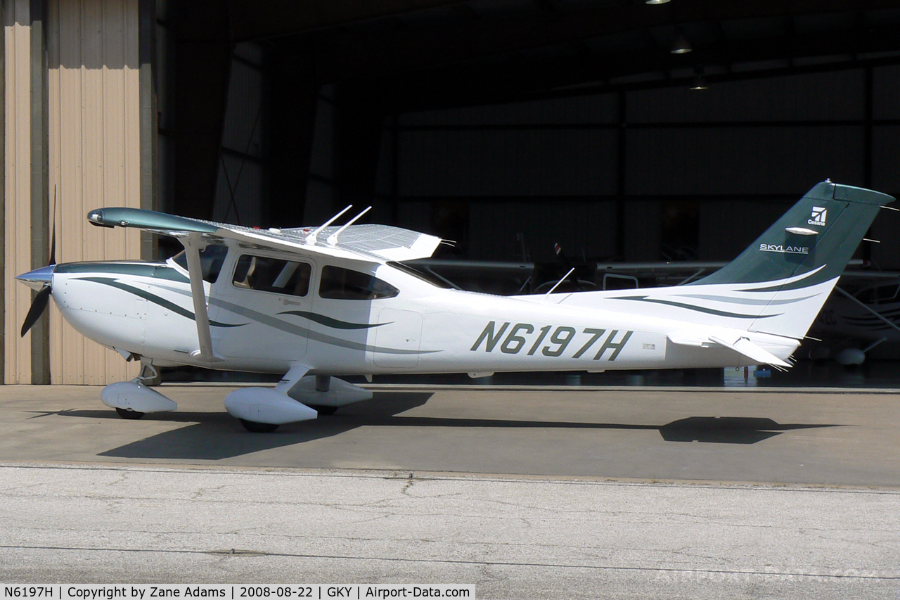 N6197H, 2008 Cessna 182T Skylane C/N 18282083, At Arlington Municipal