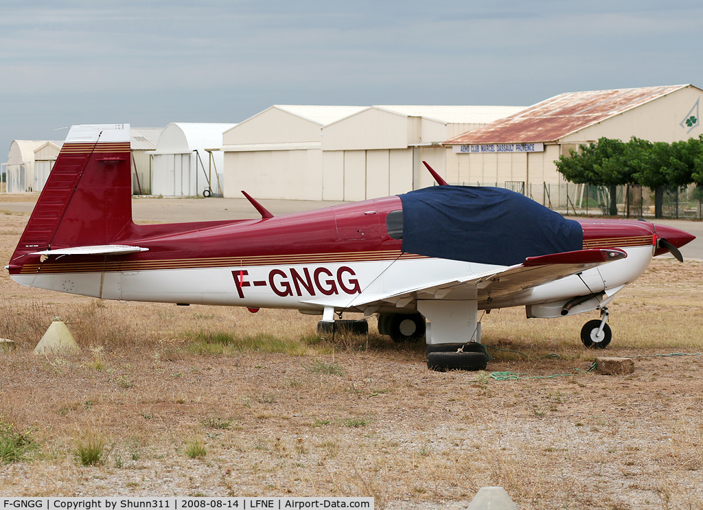 F-GNGG, Mooney M20J 201 C/N 24-3216, Parked here...