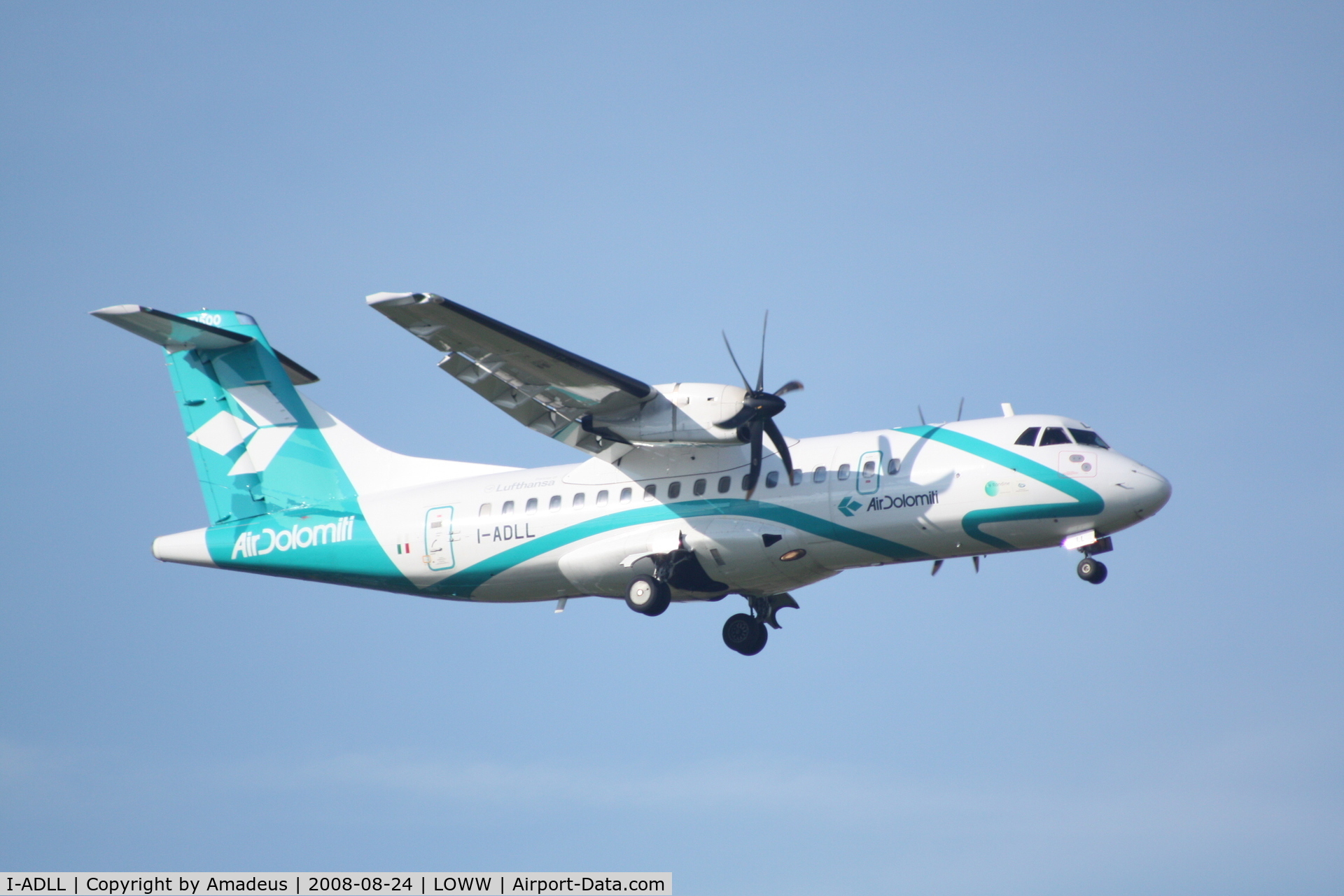 I-ADLL, 1997 ATR 42-512 C/N 518, ATR-42 landing RWY34