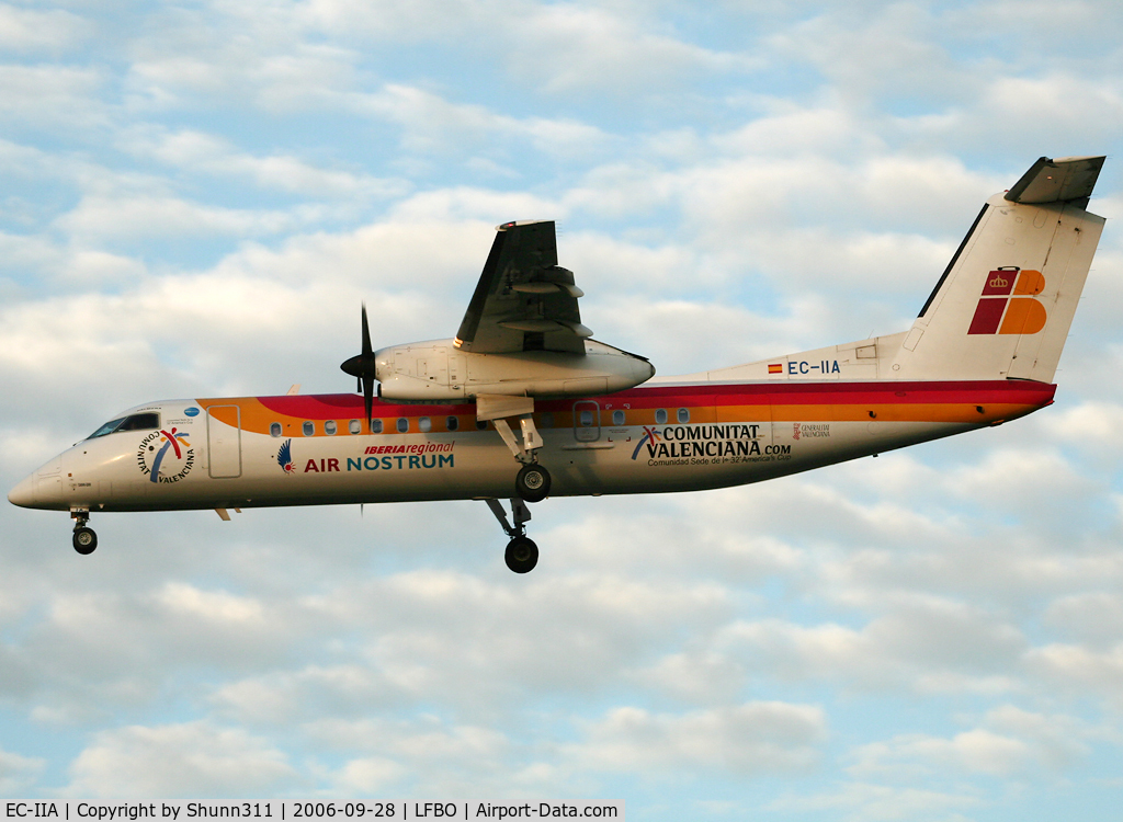 EC-IIA, 2002 De Havilland Canada DHC-8-315Q Dash 8 C/N 587, Landing rwy 32L