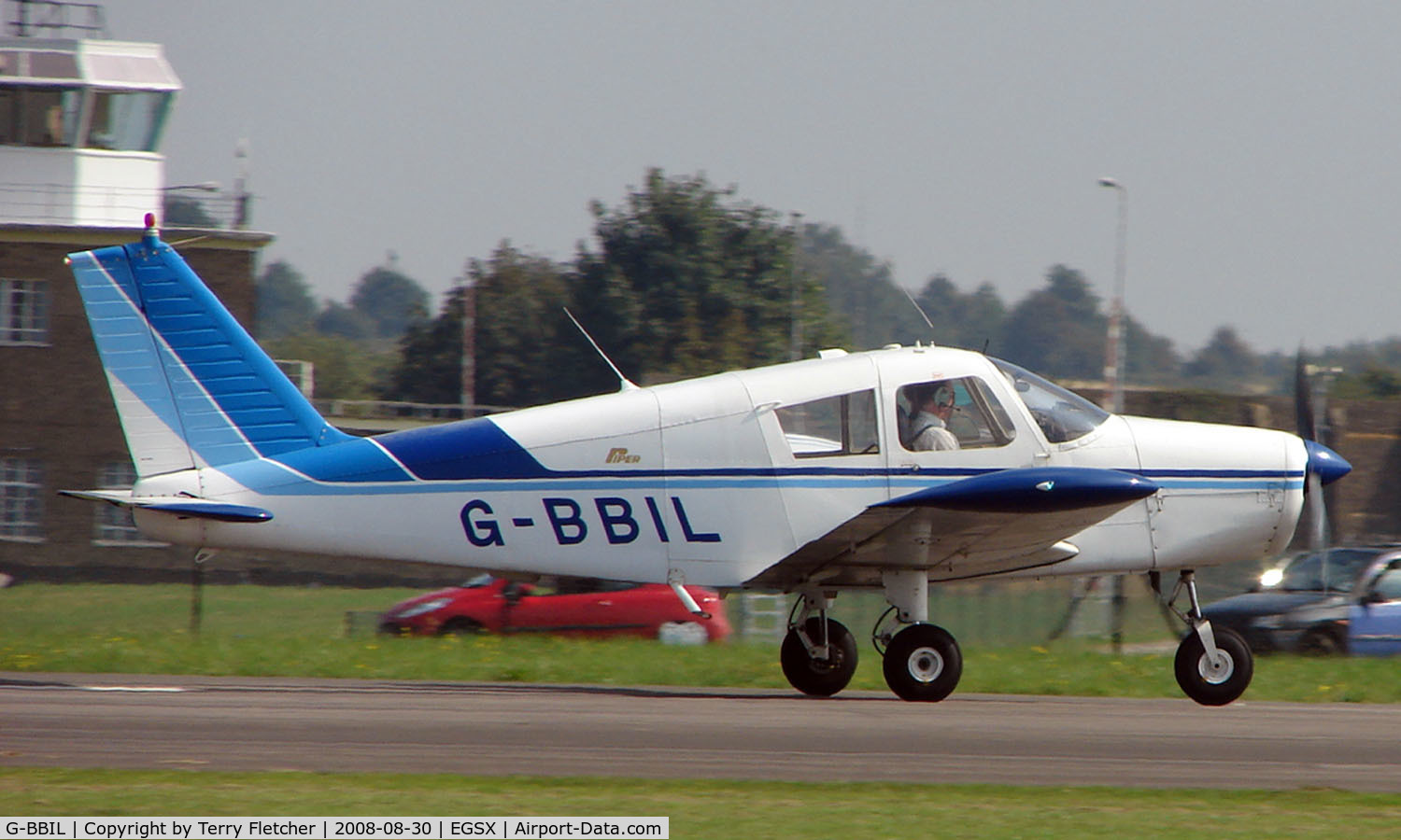 G-BBIL, 1967 Piper PA-28-140 Cherokee C/N 28-22567, Piper Pa-28-140 taxies in at North Weald