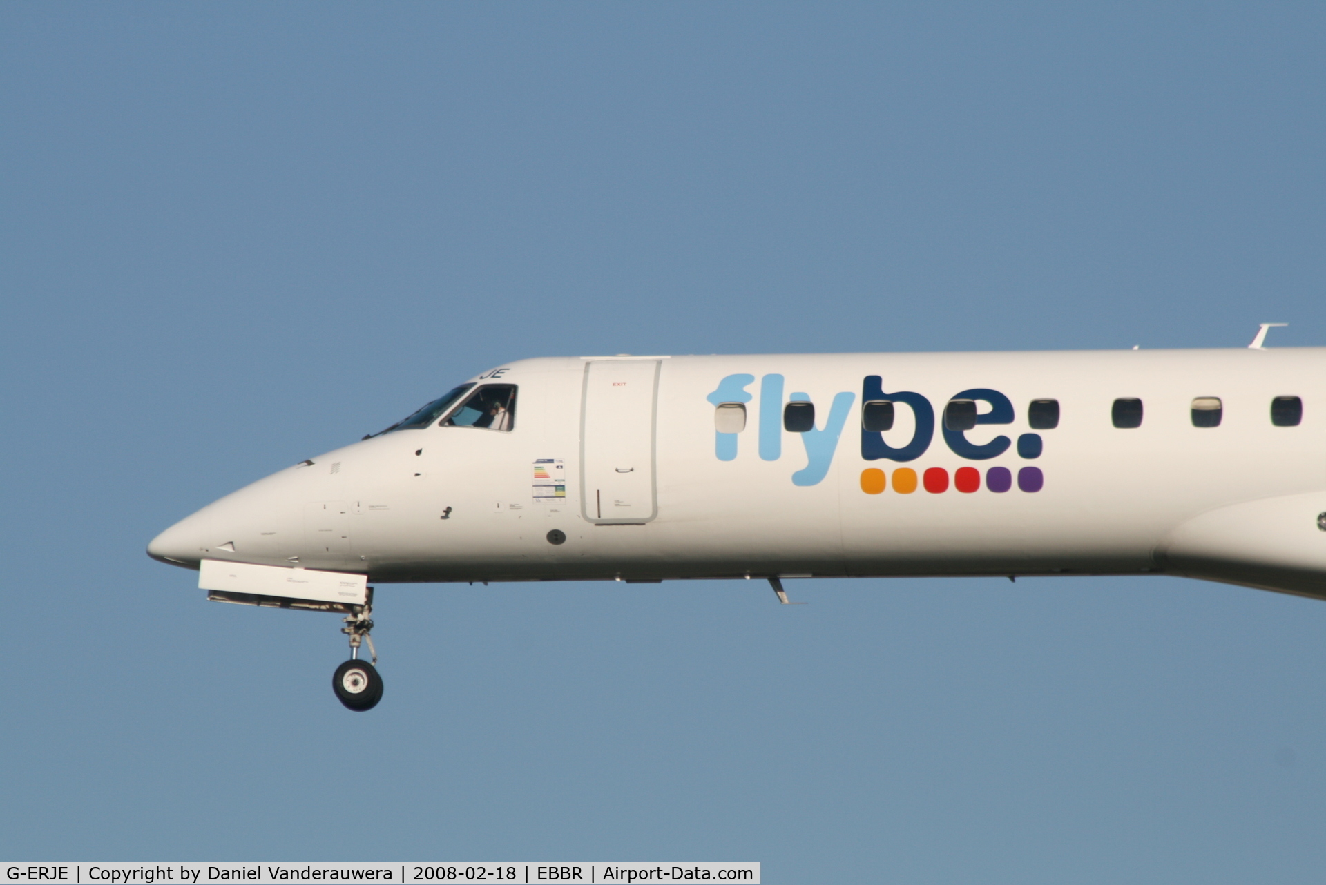 G-ERJE, 2000 Embraer EMB-145EP (ERJ-145EP) C/N 145315, flight BE1841 is descending to rwy 25L