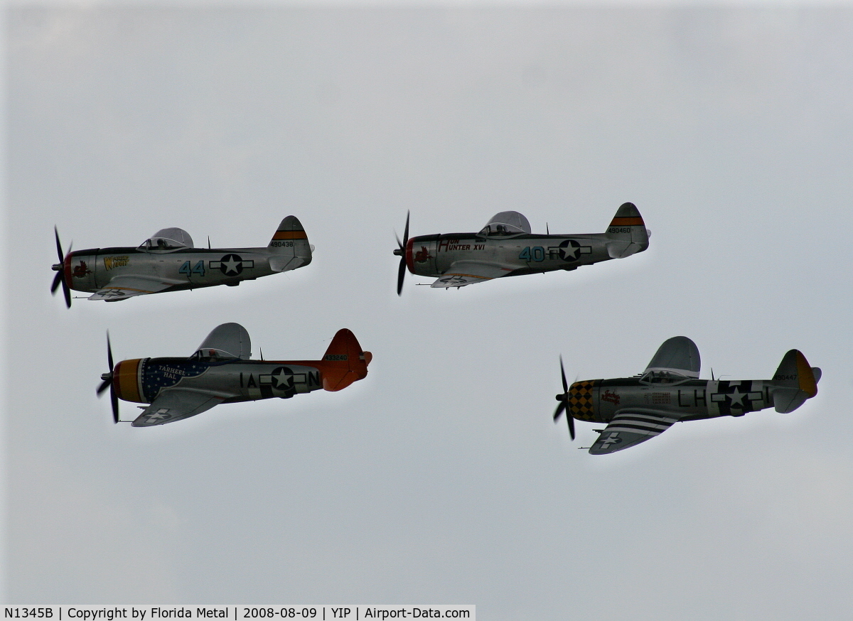 N1345B, 1945 Republic P-47D Thunderbolt C/N 399-55592, P-47D in formation