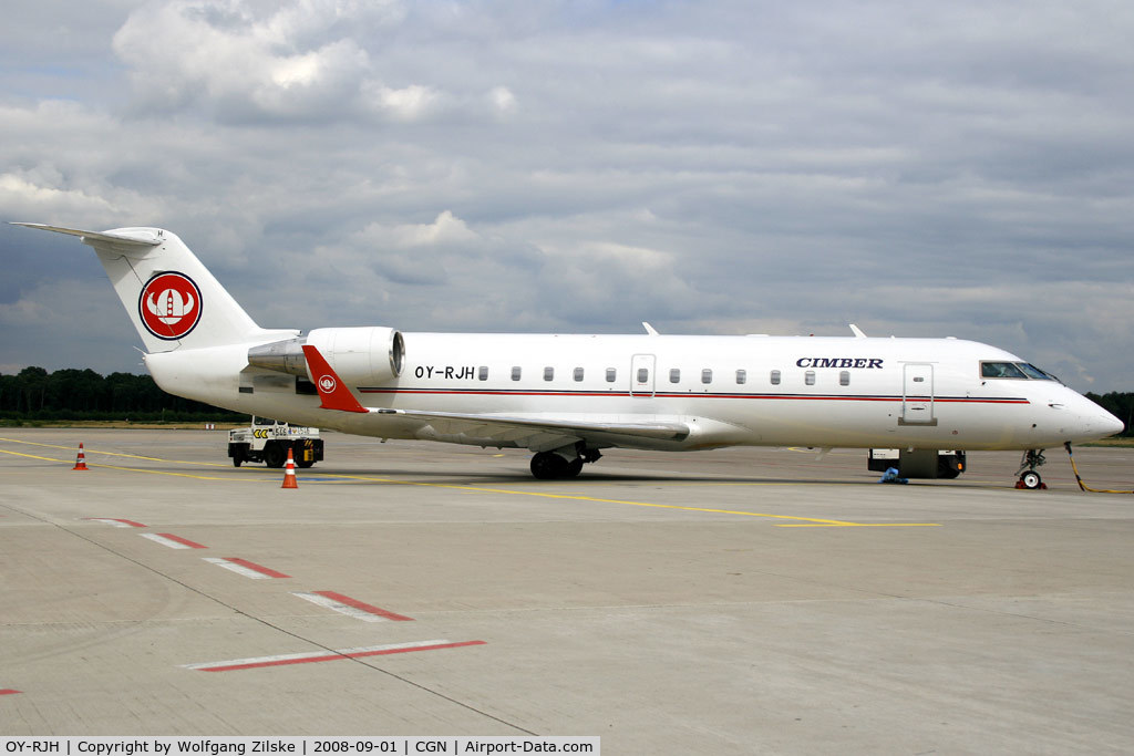 OY-RJH, 1995 Canadair CRJ-100LR (CL-600-2B19) C/N 7090, visitor