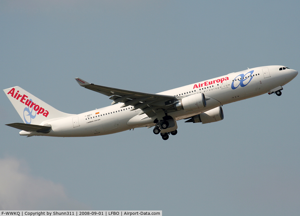 F-WWKQ, 2008 Airbus A330-202 C/N 950, C/n 950 - Last A330 for Air Europa on take off rwy 32L