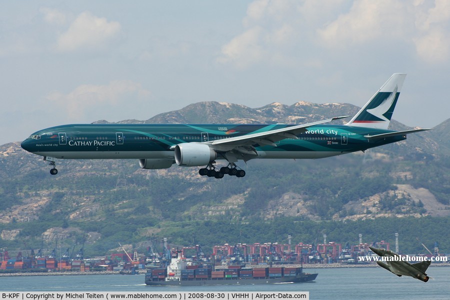 B-KPF, 2008 Boeing 777-367/ER C/N 36832/692, Colorful Cathay Pacific approaching runway 25R