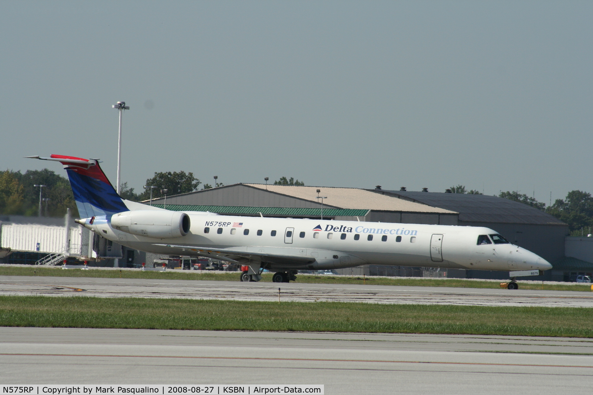 N575RP, 2004 Embraer ERJ-145LR (EMB-145LR) C/N 14500847, EMB-145LR