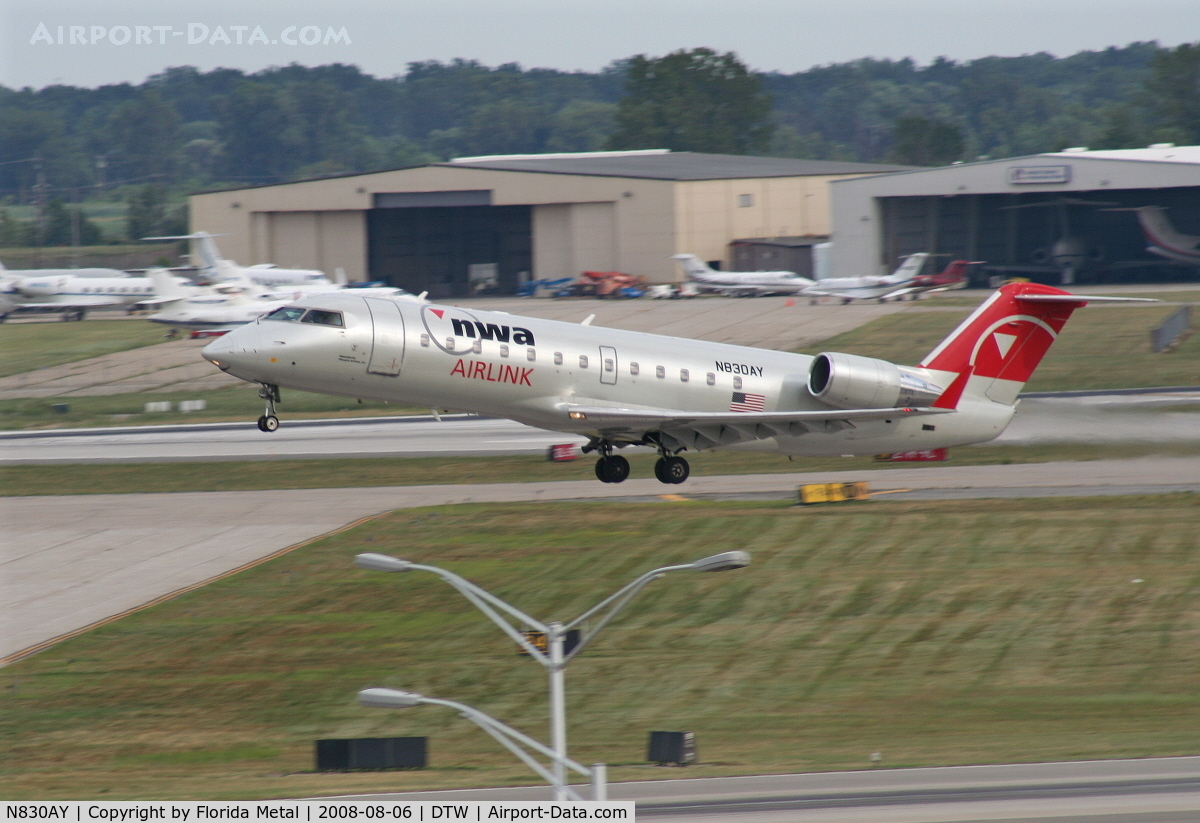 N830AY, 2005 Bombardier CRJ-200ER (CL-600-2B19) C/N 8030, Pinnacle CRJ-440